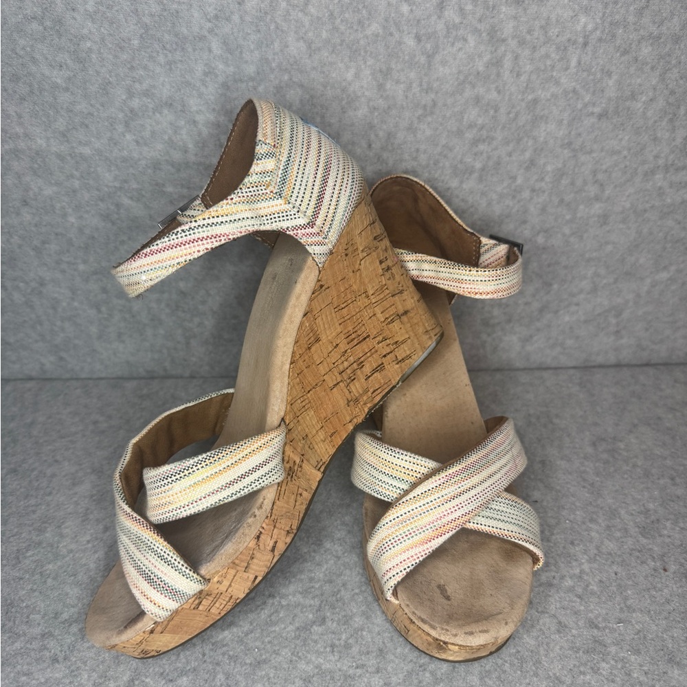 Tom’s Multicolored Stripped Cork Wedge Size W8.5